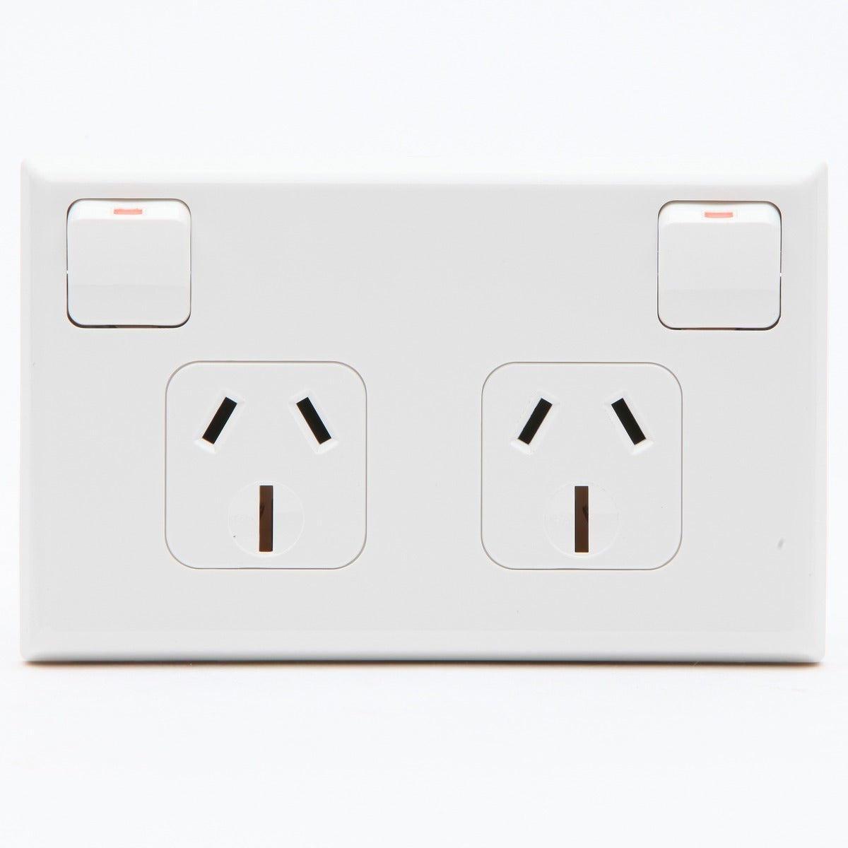 PDL Socket Outlet 600 Series - Twin switched - Assembled - Horizontal - 250 V - 15 A - White